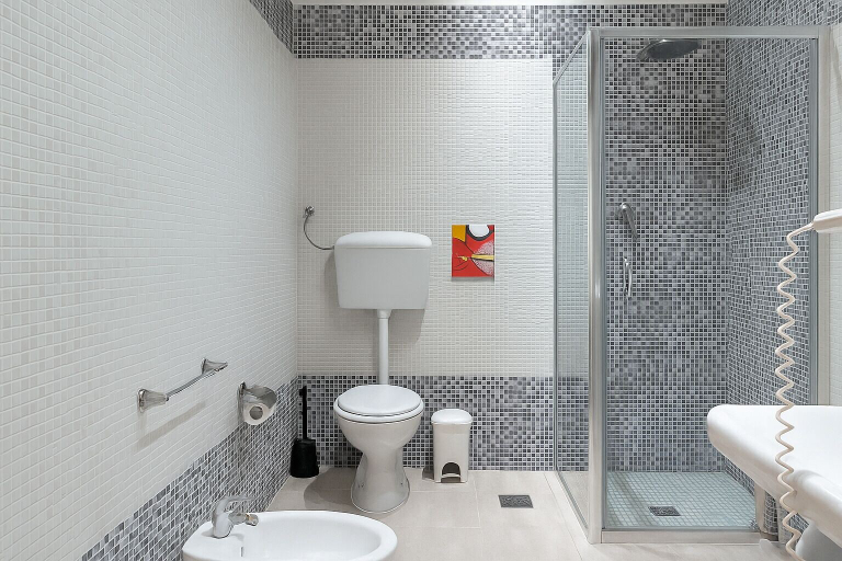 Bathroom 3, Hotiday Palermo Porto, Palermo