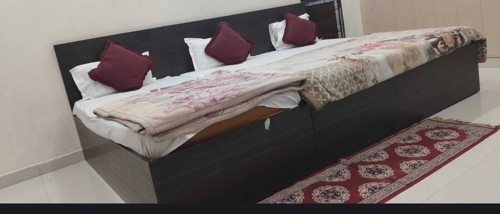 Room 2, Shree Radharaman Palace, Faizabad