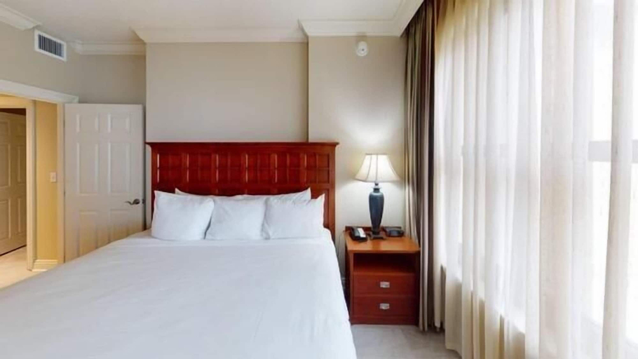 Room 2, Emerald Grande W421, Okaloosa