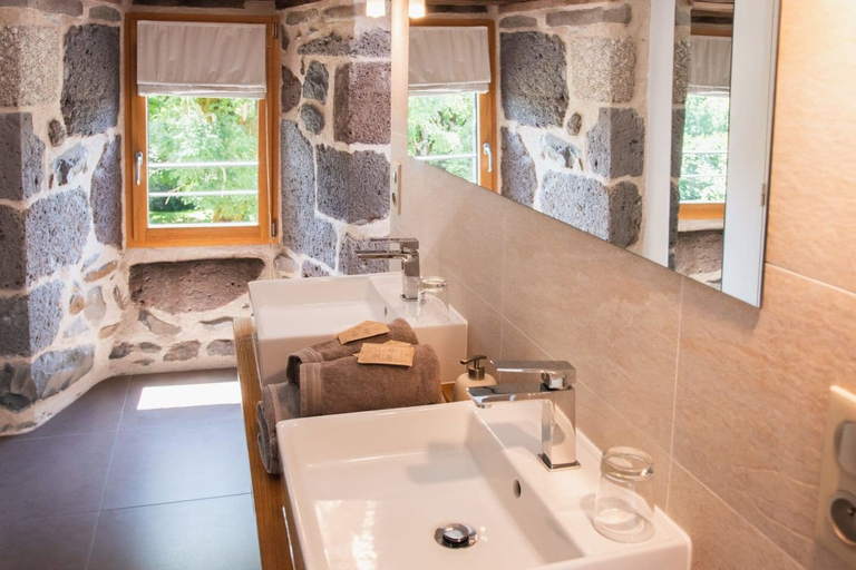 Bathroom 5, Aux Caprices d'Aubrac, Aveyron