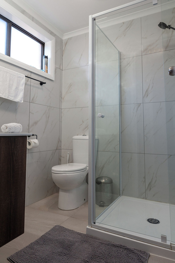 Bathroom 5, Sanz Motel Wentworth, Wentworth