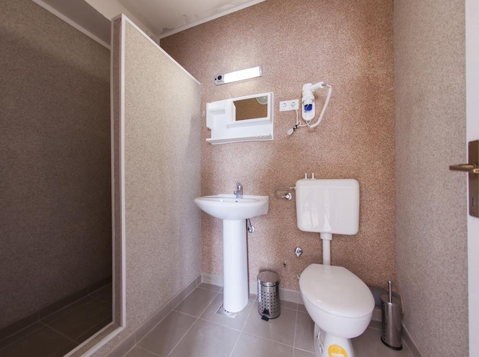 Bathroom 3, Hotel Hayat Hills, Sarajevo