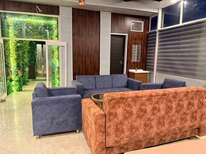 Restaurant 4, Hotel Drip Inn, Garhwal