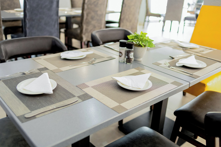 Food & Drinks 4, Khayalami Hotel Ermelo, Gert Sibande