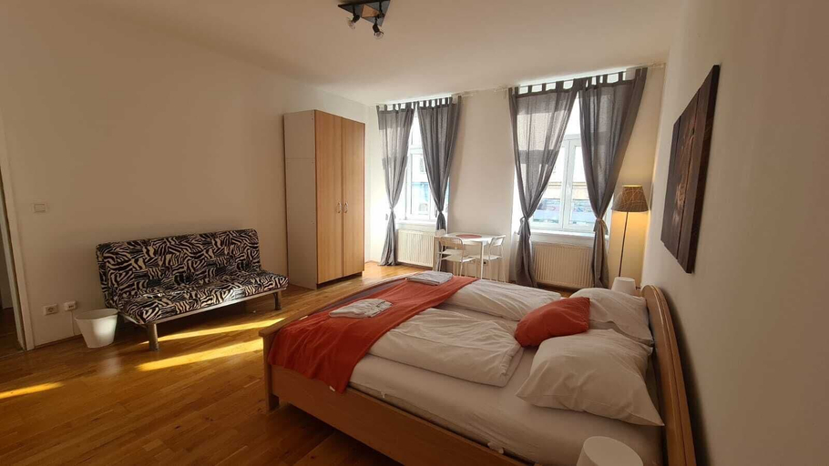 Interior, Comfortable 3BR Apartment Belvedere Area, Wien