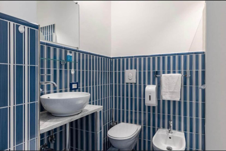 Bathroom 4, Sapore di Mare nel Blu, Latina