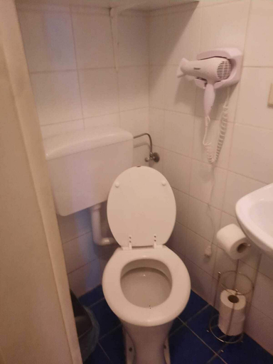 Bathroom 4, Modern 2BR Apartment Well Connected, Wien