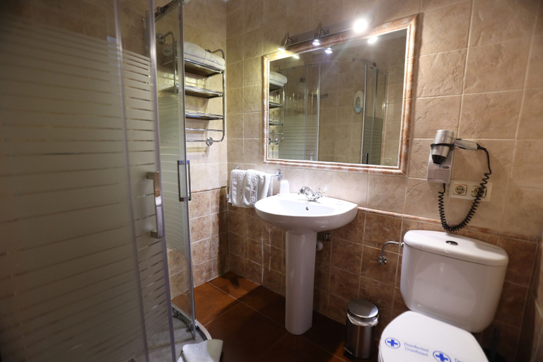 Bathroom 5, Hostal Goya Suites, Salamanca