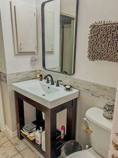 Bathroom 5, Private Room at Crystal River Retreat with Salt Water Pool, Citrus