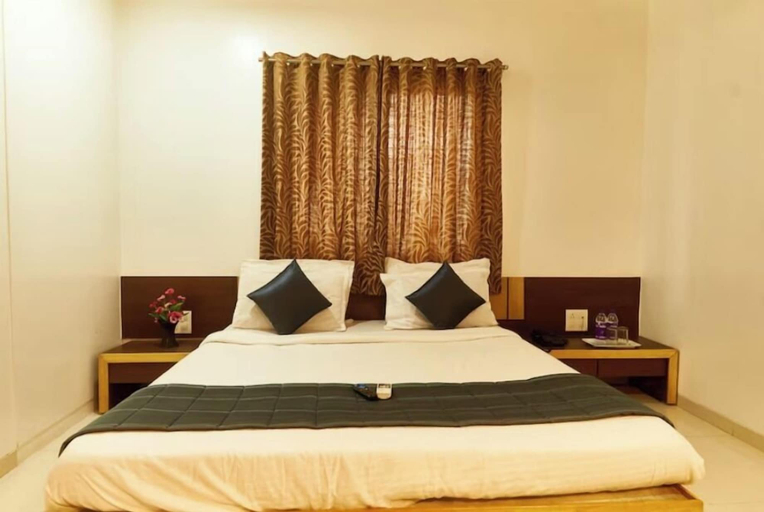 Bedroom 3, Hotel Anand Heritage, Ahmadnagar