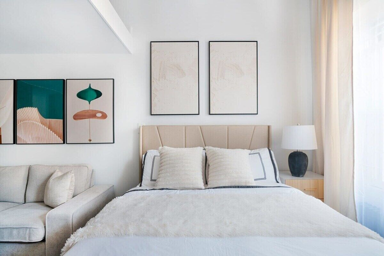Room 2, 444 Midtown Apartments, New York