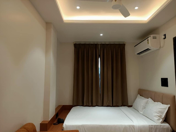 Room 3, Roop Cliff, Bhopal