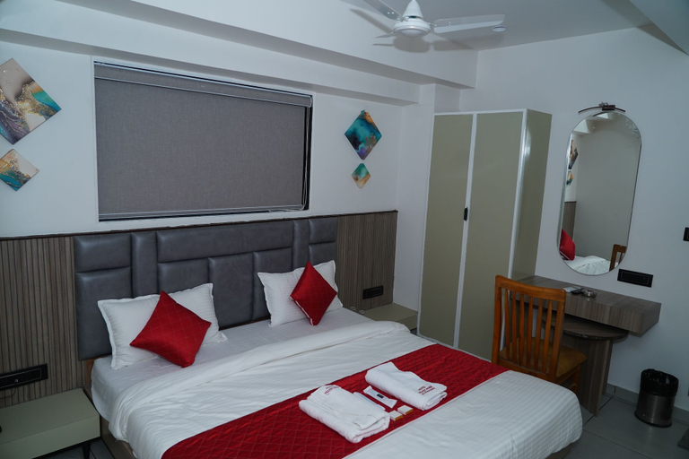 Room 3, Hotel Velvet Park, Ahmadabad