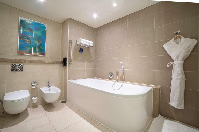 Bathroom 4, Radisson Blu Hotel, Abu Dhabi Yas Island, Yas Island