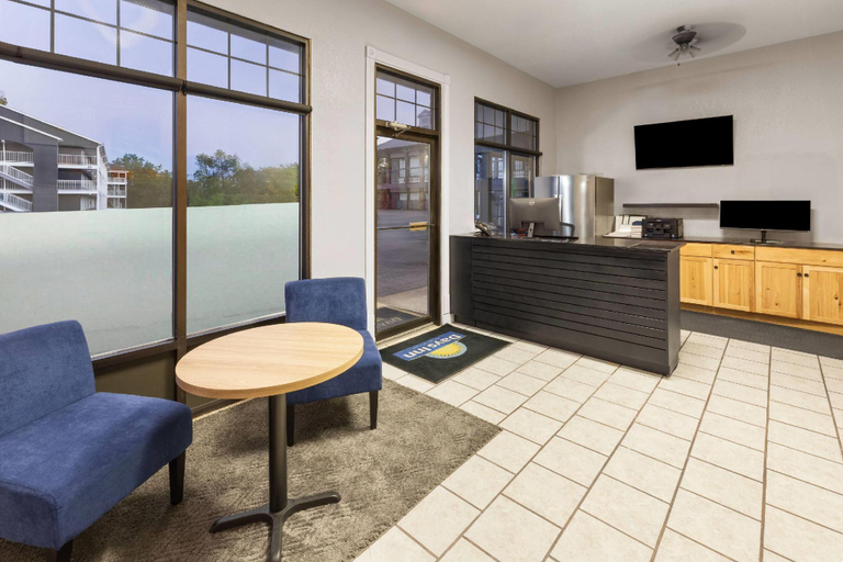 Public Area 2, Days Inn by Wyndham Branson Ozarks, Taney