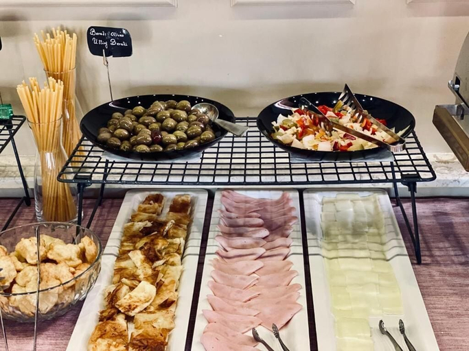 Food & Drinks 5, Hotel Republika Berat, Beratit