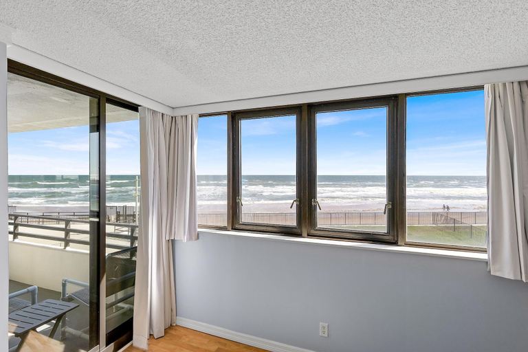 Interior 3, Horizons 202, Volusia