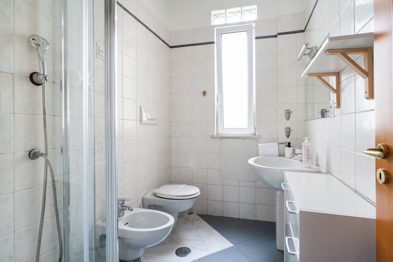 Bathroom, Lovely Terrace Apartment by Wonderful Italy, Bari