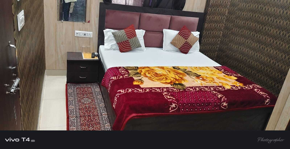 Room 2, Shree Radharaman Palace, Faizabad
