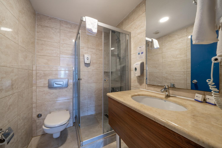 Bathroom 5, Bodrum Holiday Resort & Spa, Bodrum