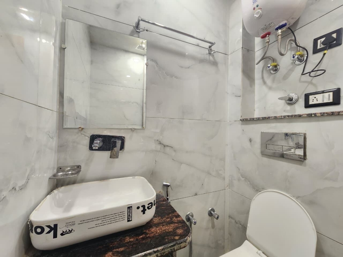 Bathroom 3, Hotel The Yuvaan BnB-New Delhi Railway, Delhi