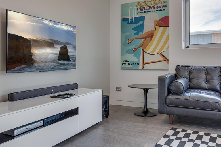 Others 5, Explore Sydney from Stylish North Shore Apartment, Sydney