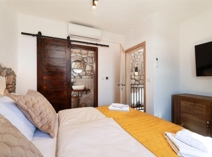 Room 2, Anas Stone House - Jurčić Kalić, Senj