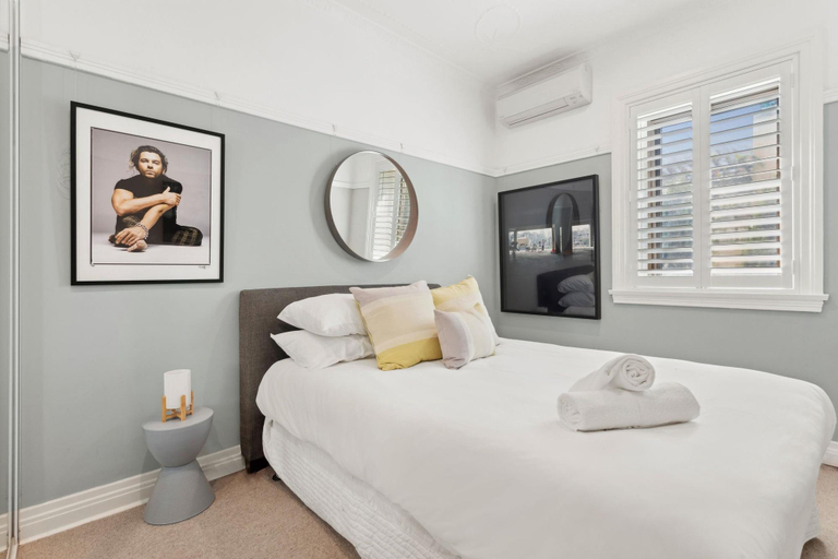Bedroom 4, Superb 2-Bed Apartment Facing Rose Bay Marina