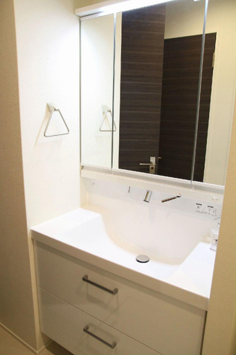 Bathroom 4, Ambiera Doza, Nagasaki