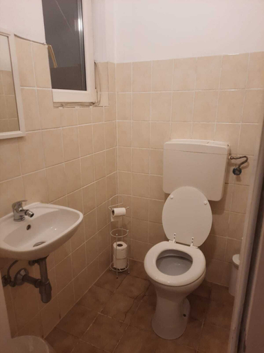 Bathroom 4, Spacious 2BR 1LR Apartment Central Area, Wien