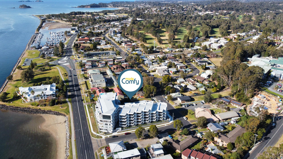 View 5, Superb 2-Bed Apartment with Scenic Bay Views, Eurobodalla