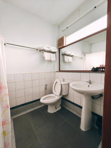 Bathroom, Come On Place, Muang Chiang Mai