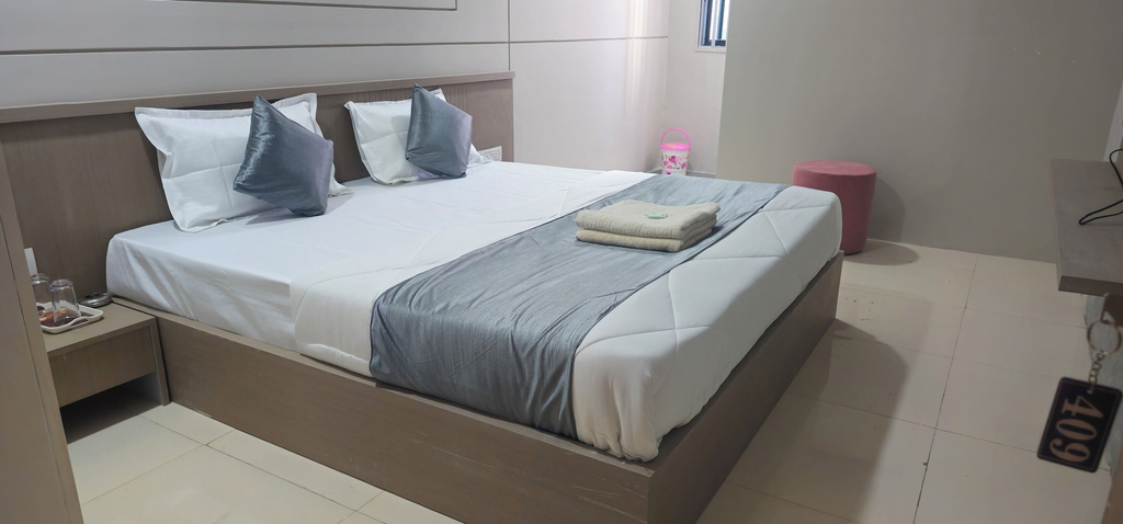 Room 4, Hotel The Shivay, Ahmadabad