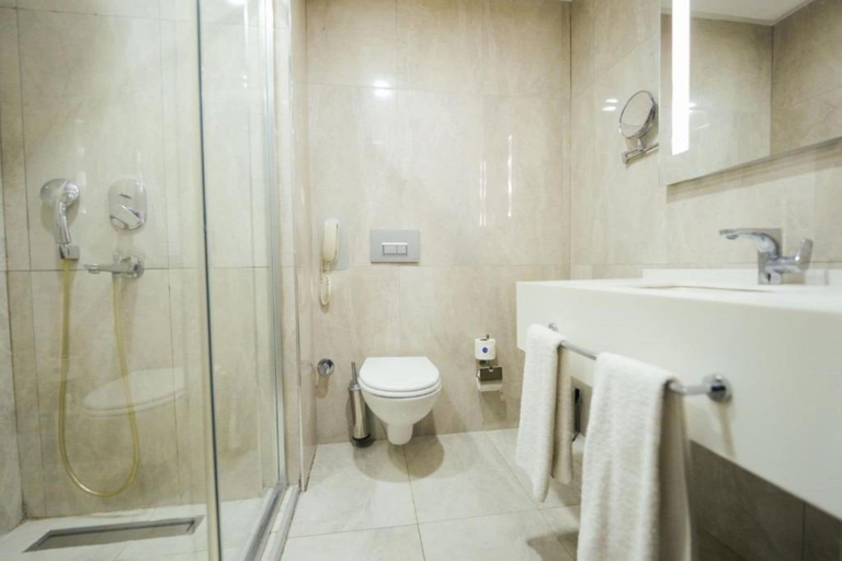 Bathroom 5, Trip Bosphorus Taksim Hotel, Beyoğlu