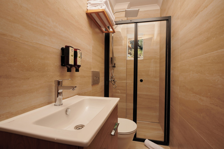 Bathroom 2, Villa Castelle, Marmaris