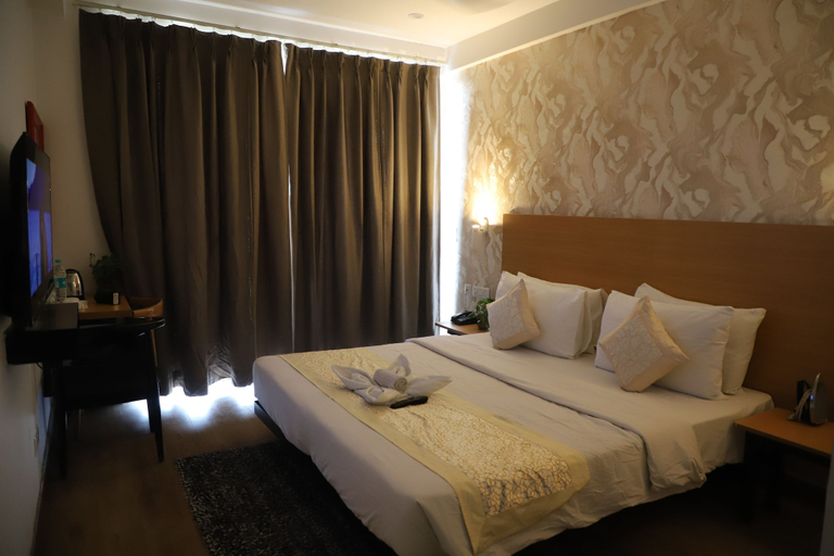 Room 4, FORTUNE AZALEA, Gurgaon