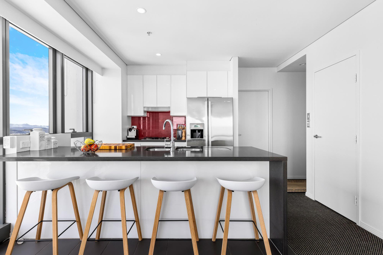 Others 5, Stunning River View 2-Bed with Pool, Sauna and Gym, Brisbane