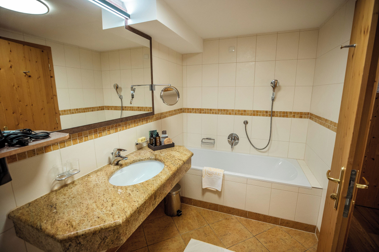 Bathroom 5, Moseralm Dolomiti Hideaway, Bolzano