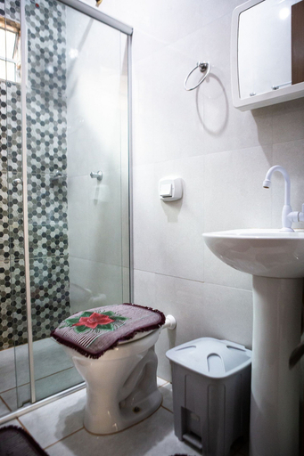 Bathroom 2, Casa Flor do Ipê Homes, Nobres