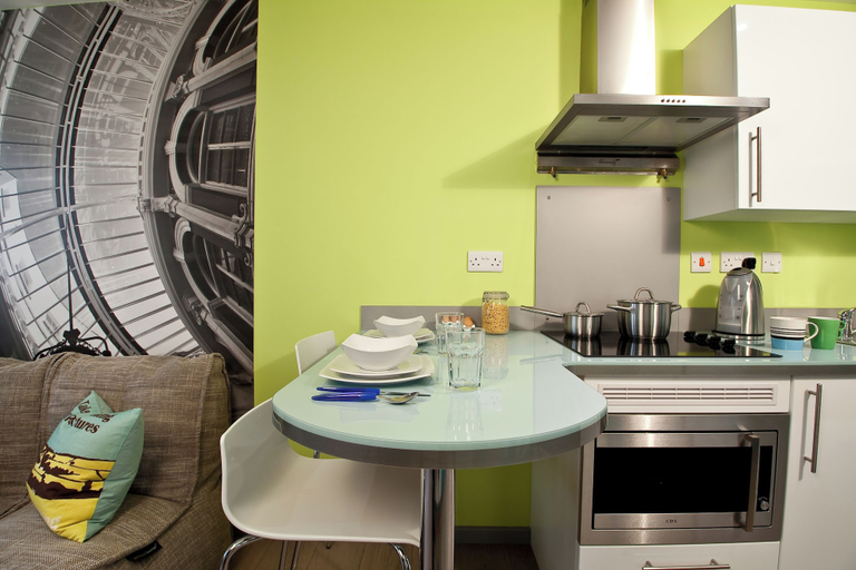 Private kitchen 5, Student Only Summit House, Cardiff