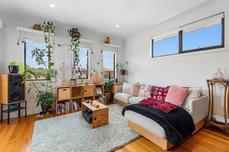 Separate living room, Charming Retro Townhouse in Vibrant Coburg, Melbourne