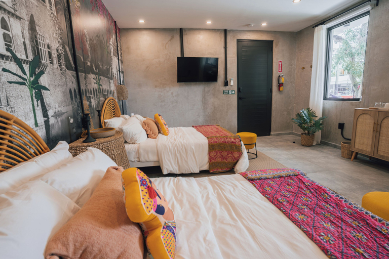 Room 5, Flor De India