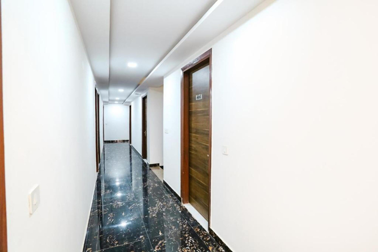 Public Area 2, FabHotel New Silver Crown, Delhi