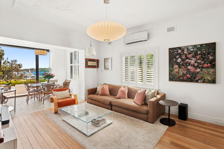 Separate living room 2, Superb 2-Bed Apartment Facing Rose Bay Marina