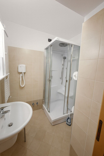 Bathroom 3, Hotel Bleis, Brescia