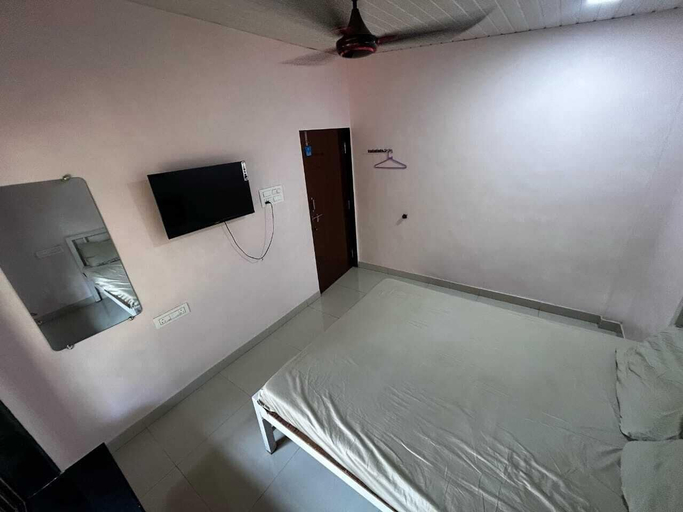 Room 2, Saanj Retreat - A Weekend Home Stay, Raigarh
