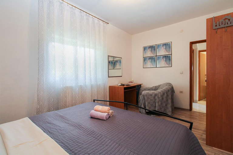 Bedroom 3, Apartment 1008, Fažana