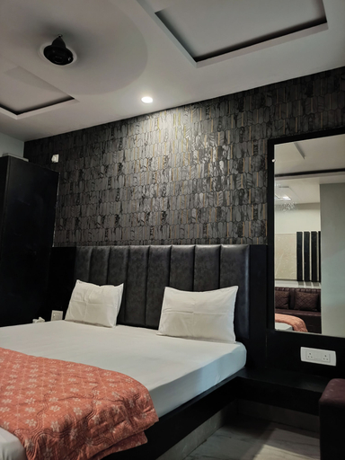 Room 3, Shree Radhe Palace, Datia