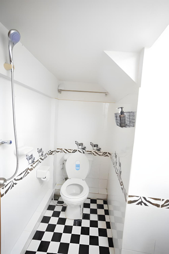 Bathroom 5, Mitr Inn Hua Hin Beach, Hua Hin