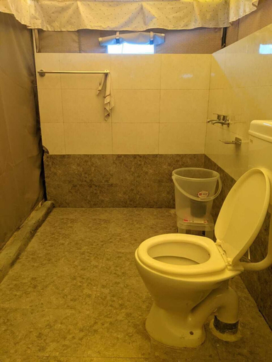 Bathroom, Creekside Camps, Kullu